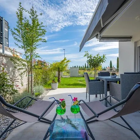 Sofia House With Apartman