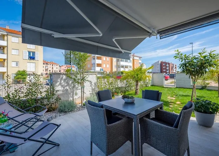 Sofia House With Apartman *