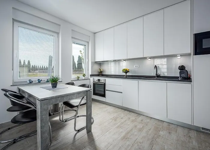 Sofia House With * Umag