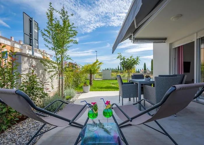 Sofia House With Apartman