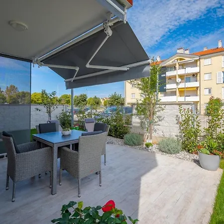 Apartment Sofia House With Umag